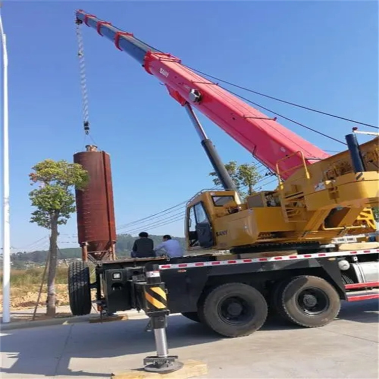 大田县吊车租赁作业时的保养和维护