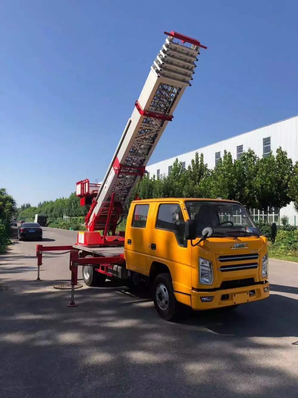 大田县附近的云梯车出租服务：轻松解决高空作业需求